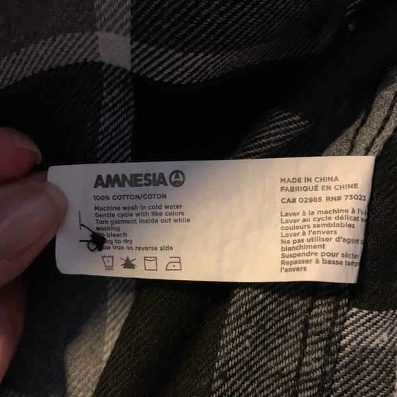 Warm and cozy black plaid shirt - Picture 6 of 6